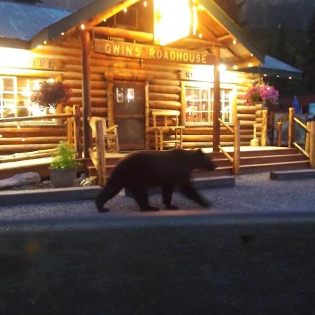 Gwin'S Lodge & Roadhouse Cooper Landing Екстериор снимка