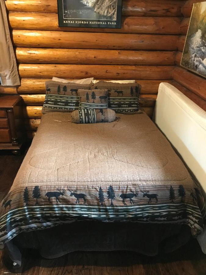 Gwin'S Lodge & Roadhouse Cooper Landing Екстериор снимка