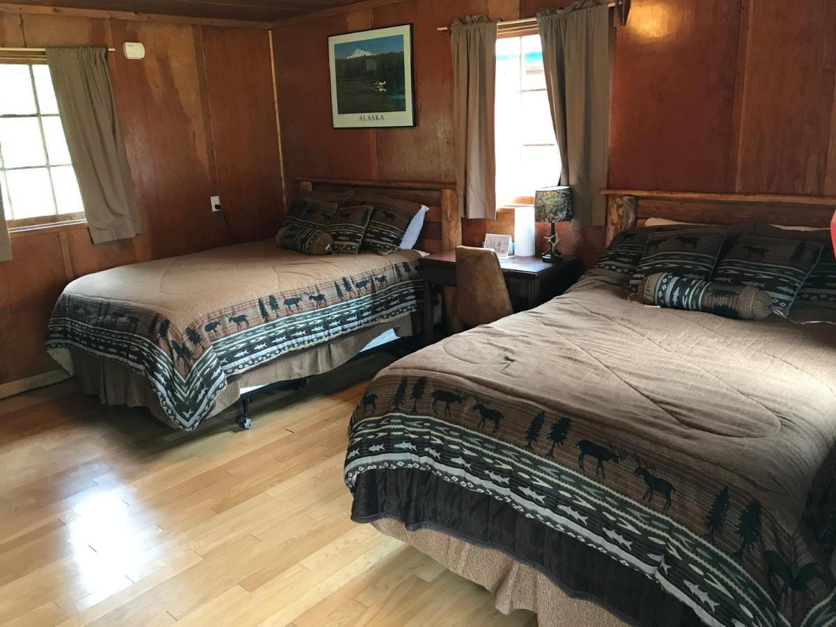 Gwin'S Lodge & Roadhouse Cooper Landing Екстериор снимка