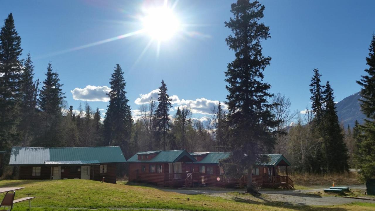 Gwin'S Lodge & Roadhouse Cooper Landing Екстериор снимка
