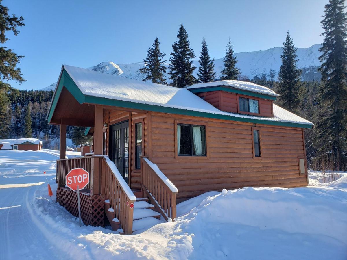 Gwin'S Lodge & Roadhouse Cooper Landing Екстериор снимка
